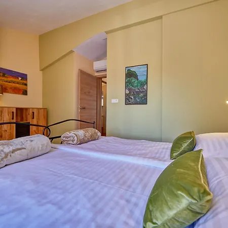 Holiday home Fuer 6 Personen Ca, 100 M Sup2 In Okrug Gornji, Adriakueste Kroatien Kroatische Inseln *