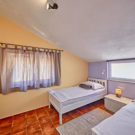 Holiday home Fuer 6 Personen Ca, 100 M Sup2 In Okrug Gornji, Adriakueste Kroatien Kroatische Inseln Trogir
