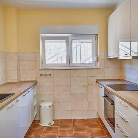 Holiday home Fuer 6 Personen Ca, 100 M Sup2 In Okrug Gornji, Adriakueste Kroatien Kroatische Inseln
