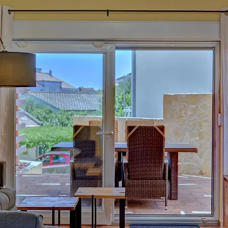 Holiday home Fuer 6 Personen Ca, 100 M Sup2 In Okrug Gornji, Adriakueste Kroatien Kroatische Inseln Trogir